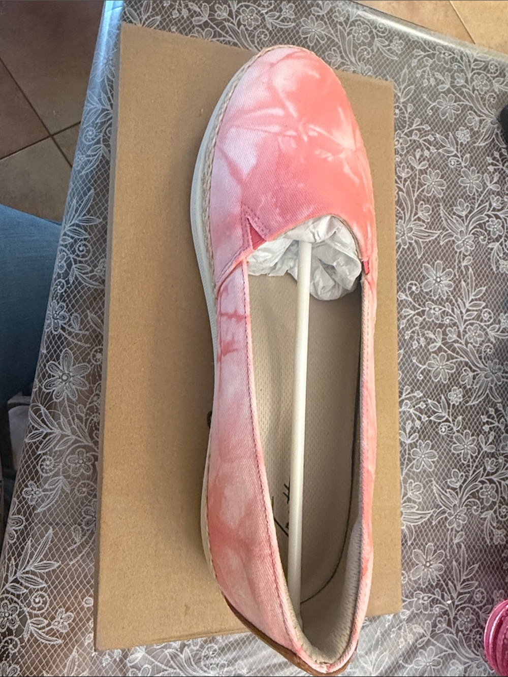 Trotters Coral Tie-Dye Slip-On Flat